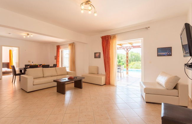 Villa Peach Large Private Pool Walk to Beach Sea Views A C Wifi Car Not Required - 2181 - Foto 32