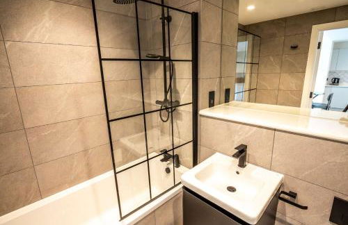 Modern and Sleek 2 Bed Flat in Central Manchester - Foto 26