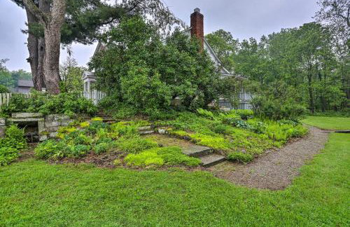 Timeless Winesburg Farmhouse with Deck - Foto 32