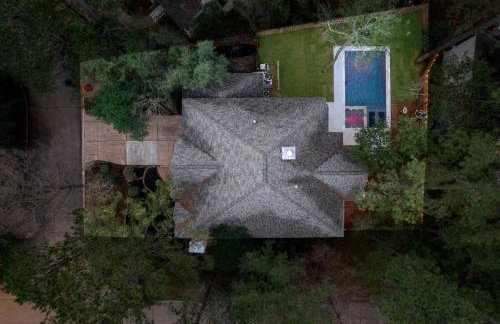 Luxury Mansion Dream Home - 6 Bed Pool Grill - Photo 43