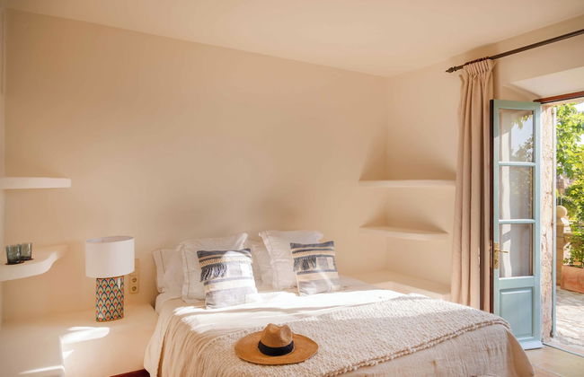 Reserva Rotana Hotel - Photo 29