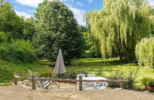 Beautiful Home In Nanteuil-En-Vallée With Wifi - Foto 2