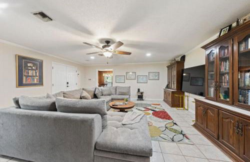 Cajun Stays Cozy 3BR Ranch Near Lafayette with WiFi and Parking - Foto 1