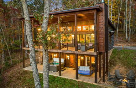 Chardonnay Chalet - Luxe Modern Chalet - Hot Tub, Wi-Fi, Fire Pit, Game Room, Amazing Deck - 15 min to Blue Ridge - Foto 62