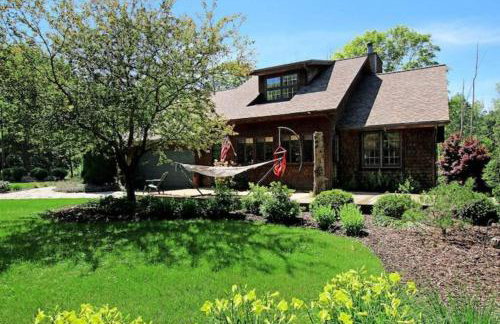 Secluded cabin on 10 acres - hot tub & game room! - Foto 17