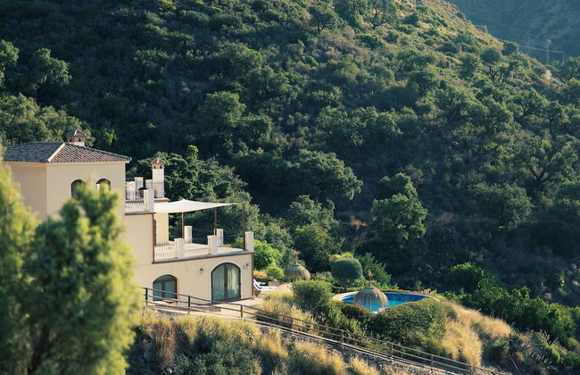 Luxurious 5 Bedroom Villa With Waterfall Closeby - Foto 1