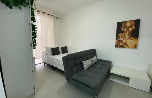 Studio no Edifício Everest lindíssimo a somente 200 mts praia excelente localização - Foto 1