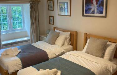 Hollyhocks Cottage surrounded by beautiful Cornish countryside. - Foto 25