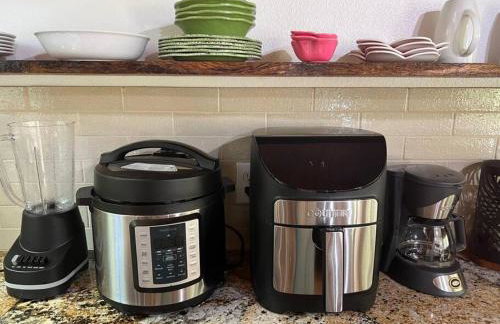 Romantic Retreat, Relax at Hot-tub, Indoor & Outdoor shower, firepit, 5 min to Hawaii Volcano park - Foto 15