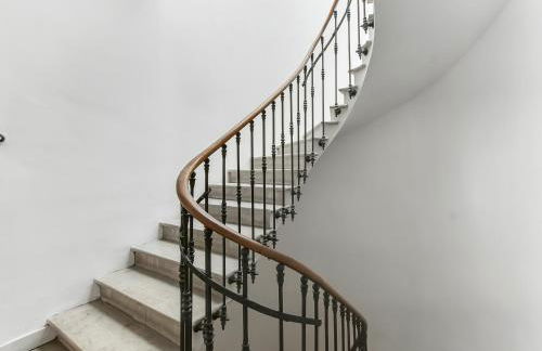 Les Bellevue Cité "3 Apartments, 1 with Garden & Private Parking, Aircon, WiFi, Free Public Car Park, 1 km from Cité" - Foto 12