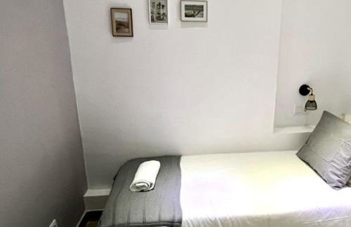Apartamento renovado con 2 habitaciones en el corazón de Barcelona - ES-341-3 - Photo 5