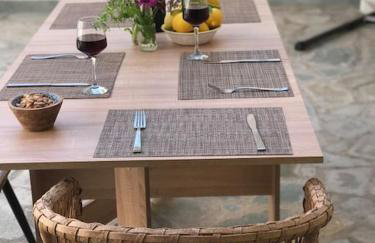 Central, Calm with Courtyard - Foto 21