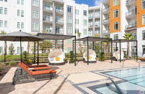 Riviere 2BR Apartment Pet Friendly Oasis Sleeps 6 Close to Epic Universe Pool & Gym - Foto 51