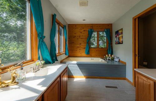 Panorama Point - Sauna, hot tub, theater room - Photo 40