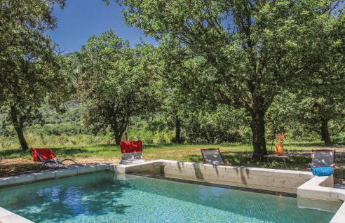 Lovely Home In La Roche St Secret - Photo 9