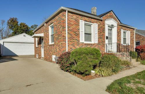 Quaint Cedar Rapids Home, 4 Mi to Downtown! - Photo 25