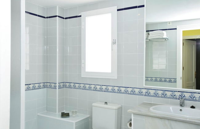 Apartamentos Ona Campanario - Photo 36