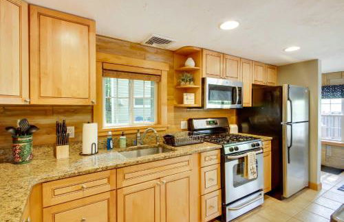 Laconia Home with Beach - half Mi to Weirs Beach - Foto 7