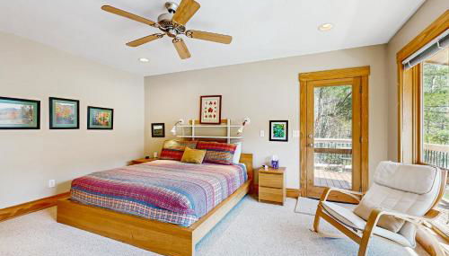 5 Bed 4 Bath Vacation home in Tuckasegee - Foto 2