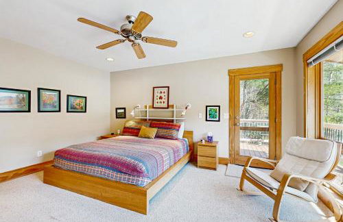 5 Bed 4 Bath Vacation home in Tuckasegee - Foto 2