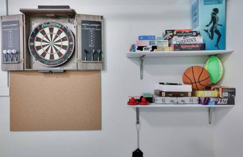 Cozy Poconos Retreat Hot tub, Game room and igloo - Foto 34