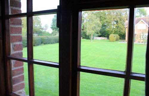 Charney Manor - Photo 13