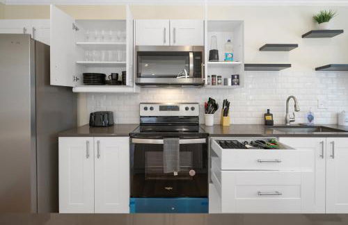 Spacious House in Prime Location - Photo 28