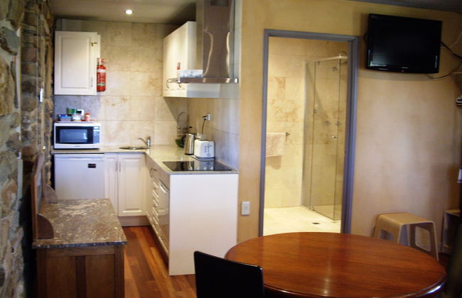 1860 Wine Country Cottages - Photo 8