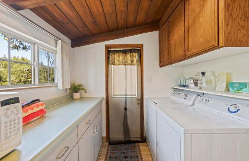 Red Cabin in Twain Harte - King bed - Photo 27