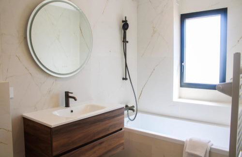 Villa Pinède 800m from Beach Private Jacuzzi Pine Forest Sleeps 8 - Foto 25