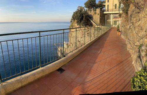 La Casa di Samantha a Villa Regina a picco sul mare con piscina - Photo 49