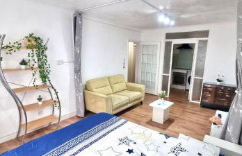 Friendly family apartment comfort sleep 6 close to tube bus airport - Foto 45