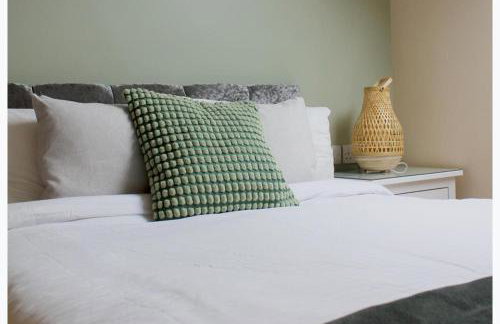 1 Bed Loft - Sleeps 2 - Parking - Wifi - Photo 5