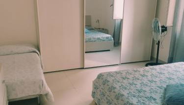 Appartamento con camera matrimoniale e divano letto - Foto 2