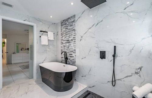 Lux House Heated Spa & Free Boat Tour! - Foto 35