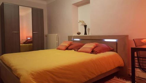 Chambres d'hôtes et T2 dans écolieu arts, ride et autres activités - Foto 3, wardrobe