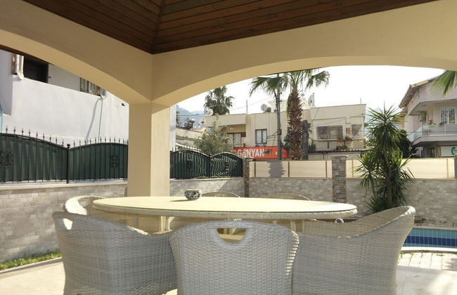 Villa with Private Pool in Icmeler - Foto 14