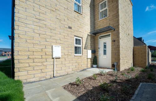 Large 4BR House Leeds, Contractor Friendly - Photo 33