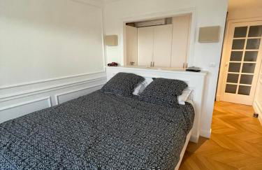 Apparemment luxueux niché dans les arbres - Foto 16