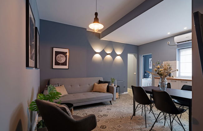 Chic Black White 2BR Retreat on Dambovitei - Foto 2