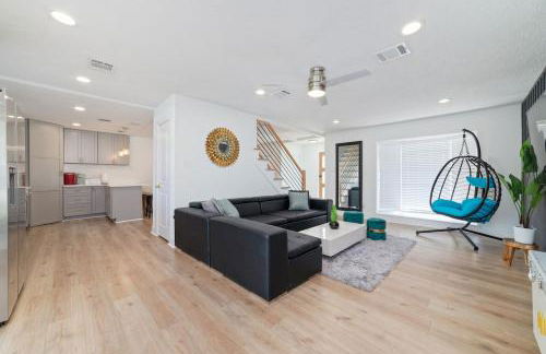 Pickleball-Basketball Oasis-Pool & Spacious Home - Photo 37