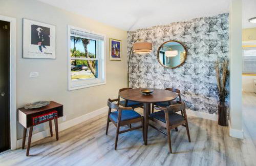 Private Heated Pool Oasis Pet-Friendly Retreat Short or long Stays Sleeps 2-8 Ppl - Photo 24