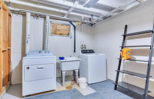 4BD Near DT | Hot Tub, Pingpong & Backyard Fun - Foto 30