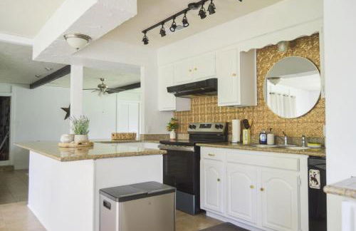 Gorgeous 10 Acre Modern Farmhouse & Private Pond - Photo 35