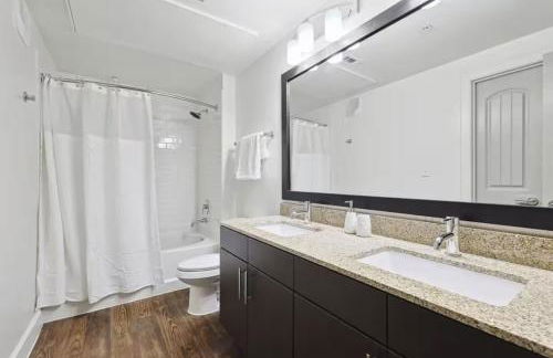 Chic and Stylish 2B near Legacy West Wi-Fi Fitness Pool 2260 - Foto 17