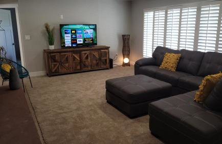 Updated 4-bedroom home centrally located - Foto 8