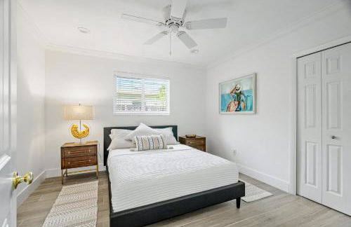 Spacious 4BR/3BA pool home, stylishly decorated - Foto 36