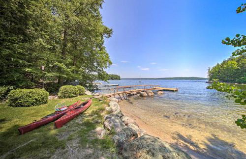 Sebago Lake Gem on Private Cove with Boat Dock! - Foto 1