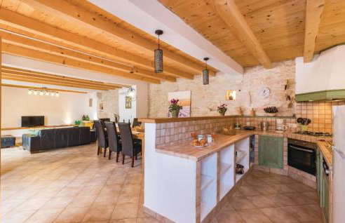 4 Bedroom Pet Friendly Home In Zminj - Foto 6