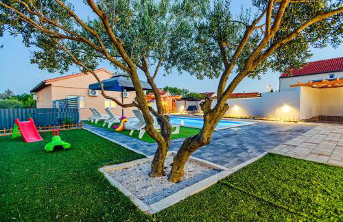 Countryside holiday home - pool - big terrace - Foto 51